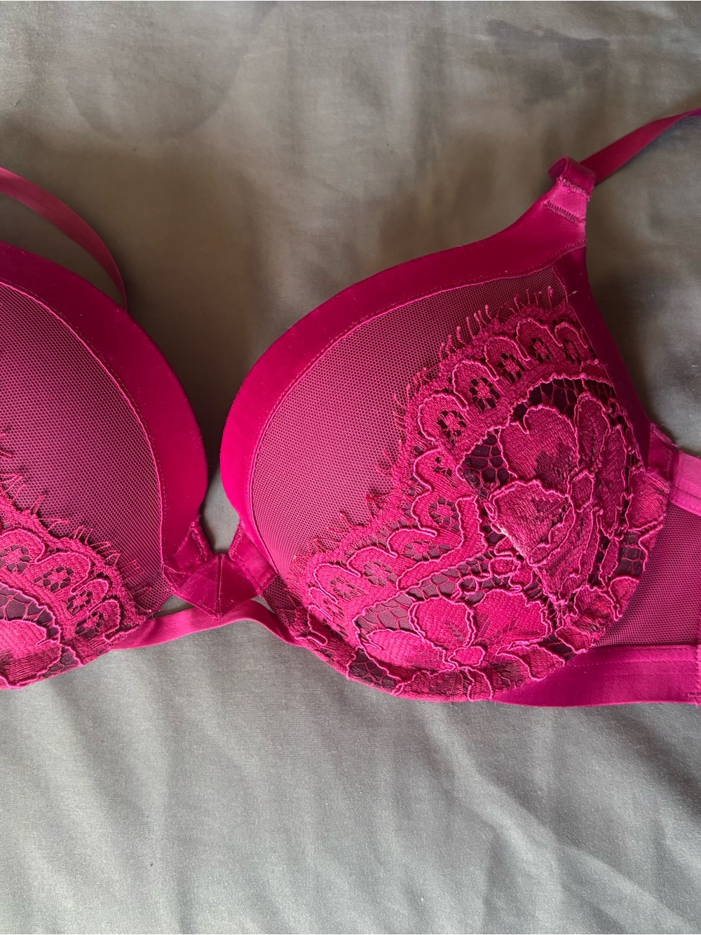 Victoria's Secret Fuchsia Lace Push-Up Bra